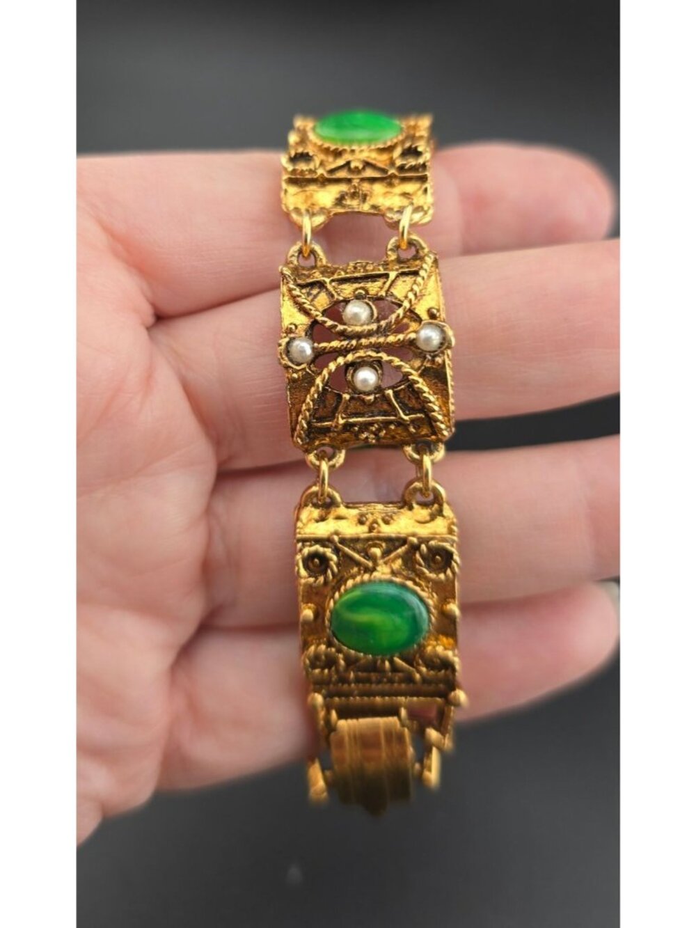 Vintage LJM Laurentian Link Etruscan Bracelet Gold Tone Green Cabochons 6.25" - Picture 4 of 8